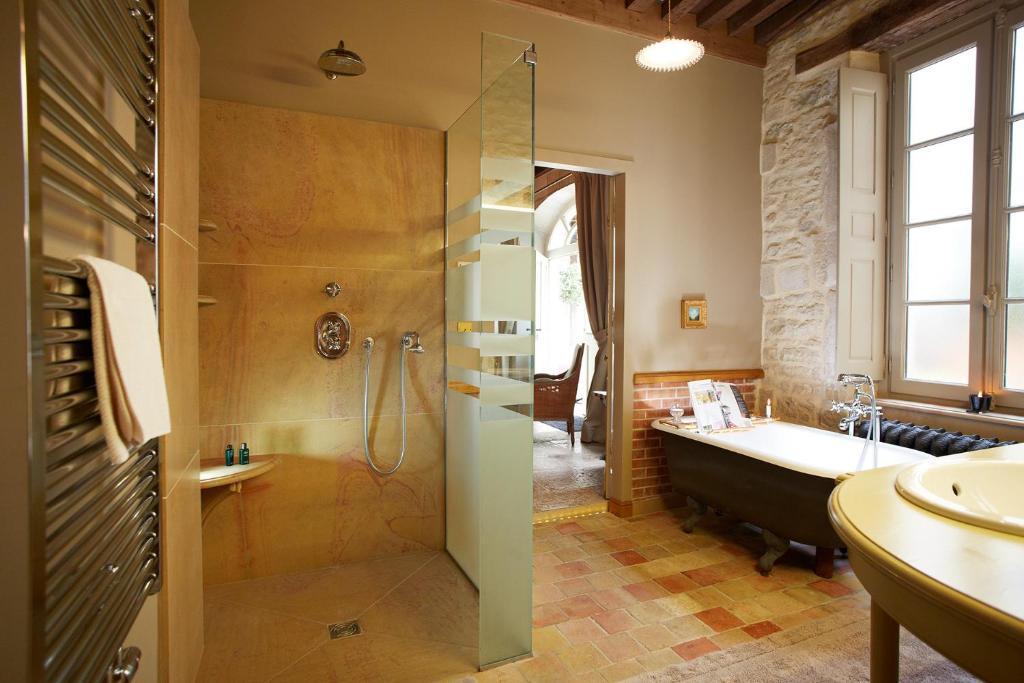 Le Clos Sainte-Marguerite Beaune  Bilik gambar