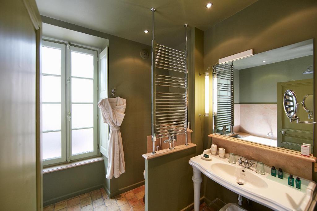 Le Clos Sainte-Marguerite Beaune  Bilik gambar